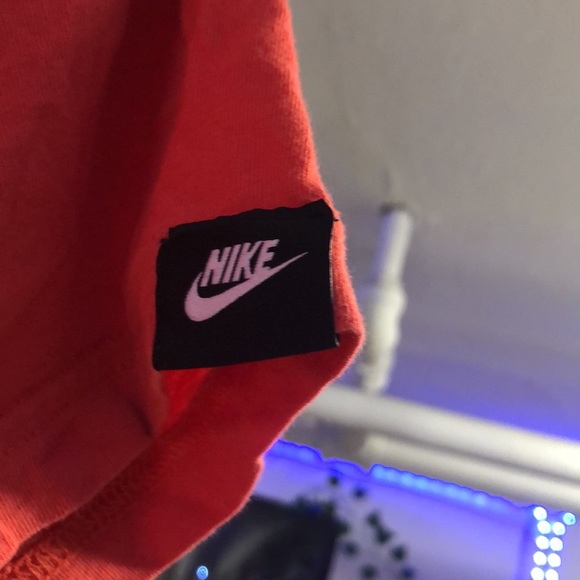 Nike size large red/orange short sleeve shirt - Picture 4 of 5